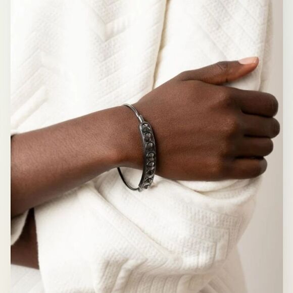 Paparazzi Bracelet ~ Vertigo Views - Black - Picture 1 of 4